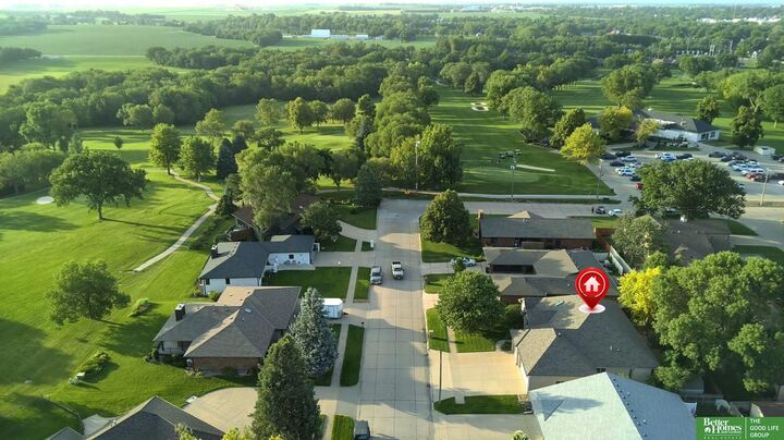 Property Photo: 819 S Country Club Avenue NE 68467