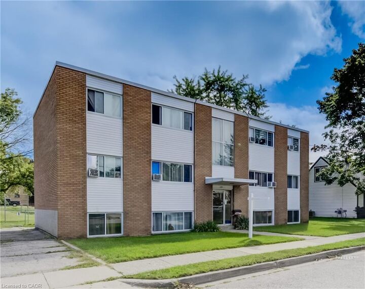 Property Photo:  125 Schlueter Street  ON N3H 4B4 