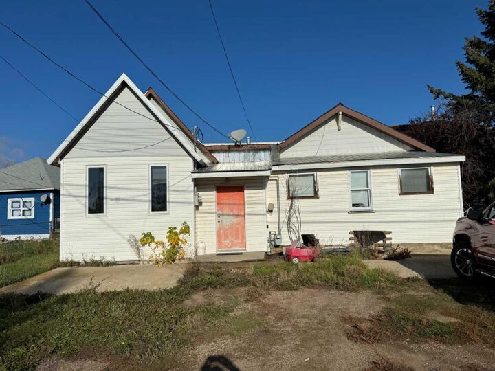 Property Photo:  4923 49 Street  AB T0B 1V0 