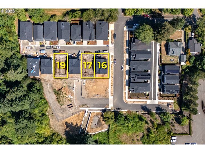 Property Photo: 7733 SW 42nd Ave OR 97219