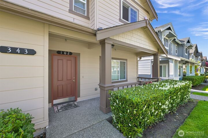 Property Photo:  343  Tremont Ave 102  WA 98226 