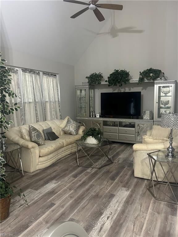 Property Photo:  933 Eastfield Ln  VA 23602 