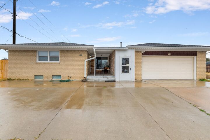 Property Photo:  2137 S Seneca St  KS 67213 