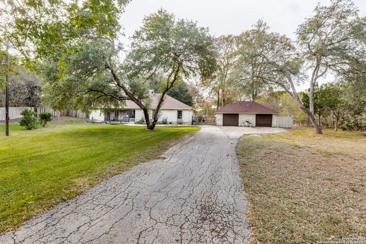 Property Photo: 104 Whippoorwill Ct TX 78006