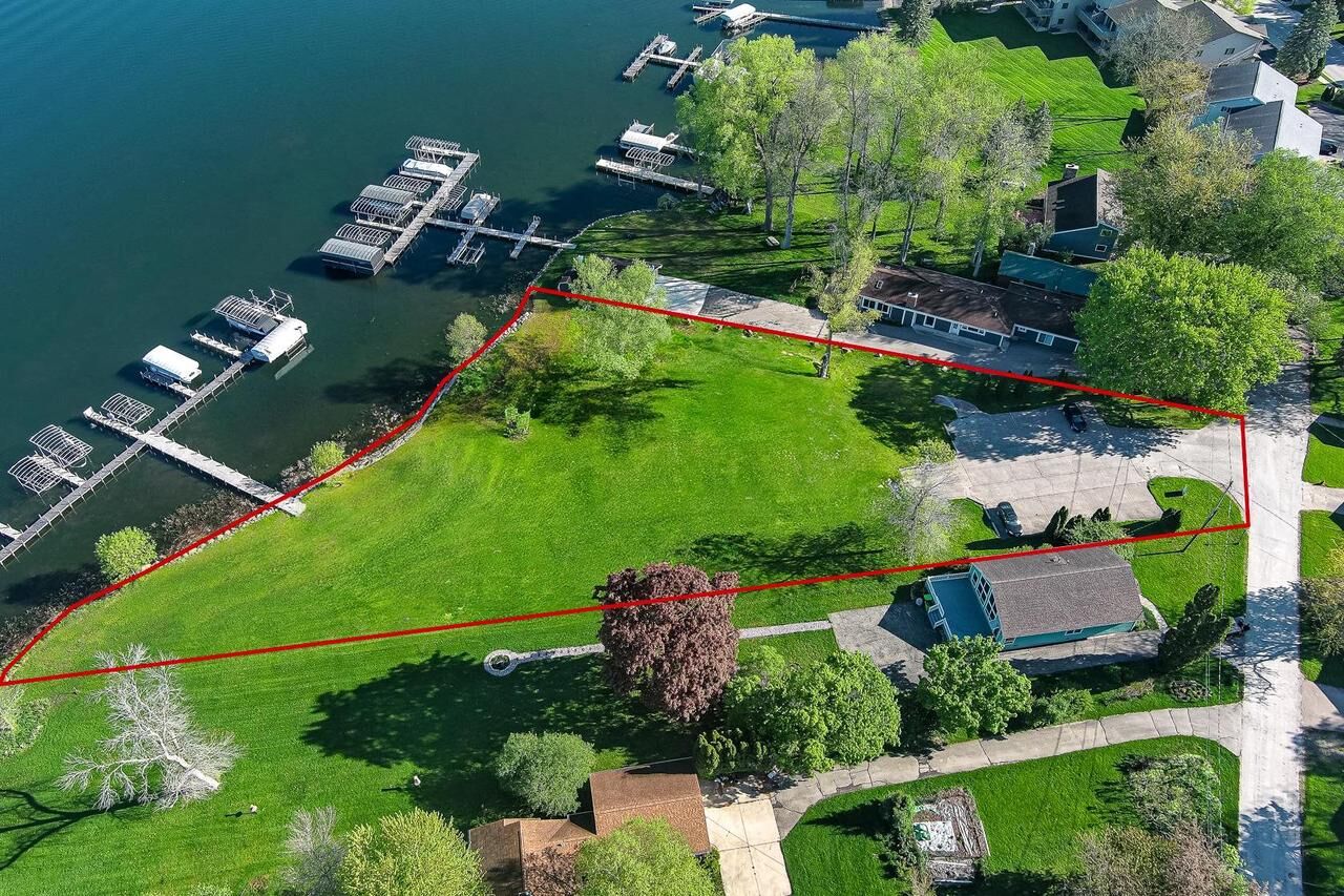 Property Photo:  413 Strauss Unit 11 Avenue  WI 54941 