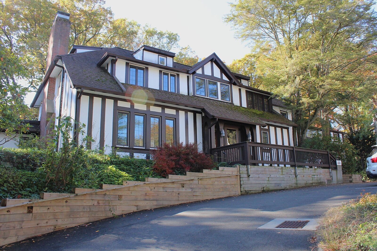 Property Photo:  360 Fountain Street Apt 5  CT 06515 