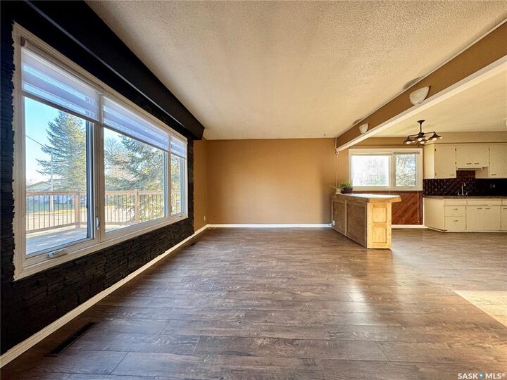 Property Photo: 103 Cottonwood Crescent SK S0A 0M0