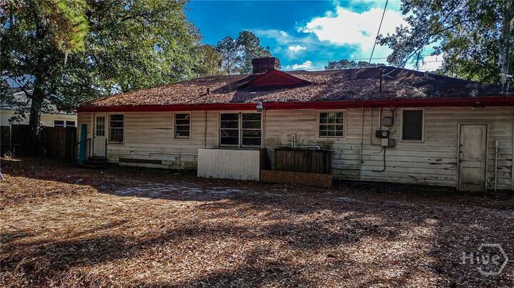 Property Photo:  110 E Derenne Avenue  GA 31405 
