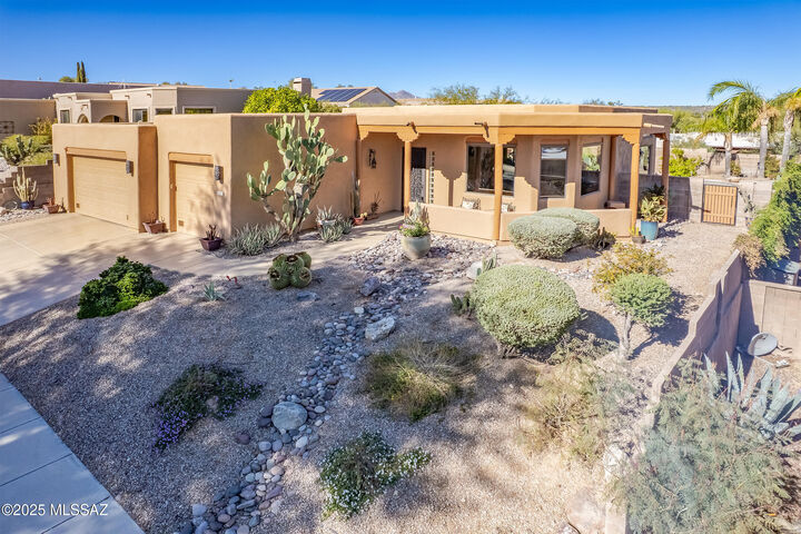 Property Photo:  1815 E Starmist Place  AZ 85737 