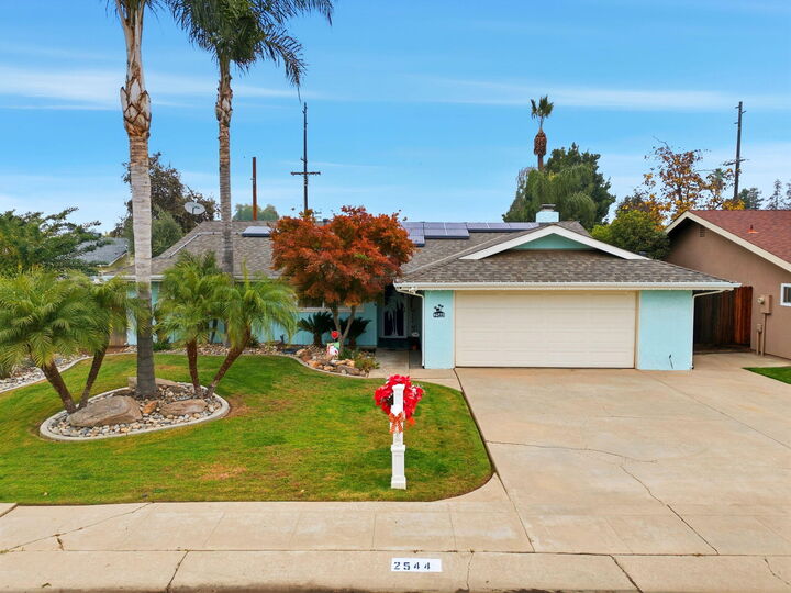 Property Photo: 2544 W Harter Avenue W CA 93277