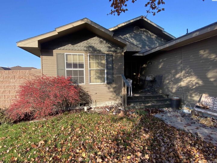 Property Photo:  4111 Hilltop Drive  WA 99301 