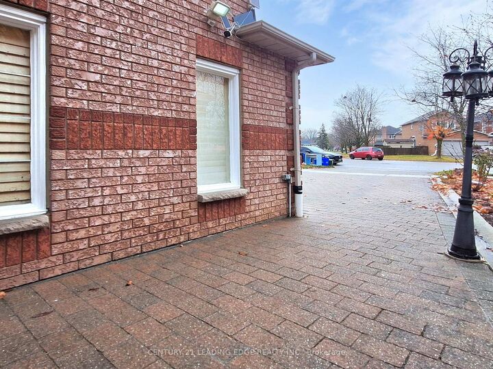 Property Photo:  77 Sunbird Boulevard  ON L4P 3V8 