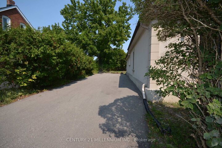 Property Photo:  8 West Street W  ON L6X 1V7 