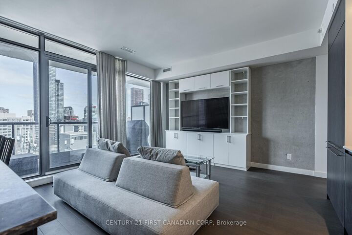 Property Photo:  81 Wellesley Street E 1405  ON M4Y 1C5 