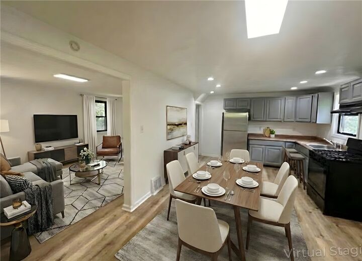 Property Photo: 10318 Lindberg Ave PA 15235