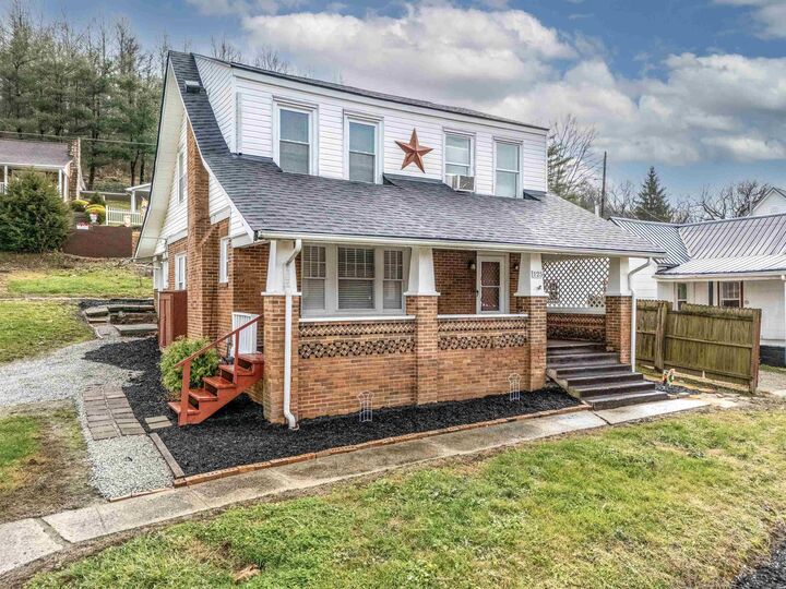 Property Photo:  125 Water Ave  KY 41164 