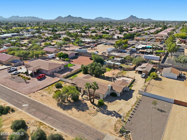 Property Photo: 16436 N 40th Place AZ 85032