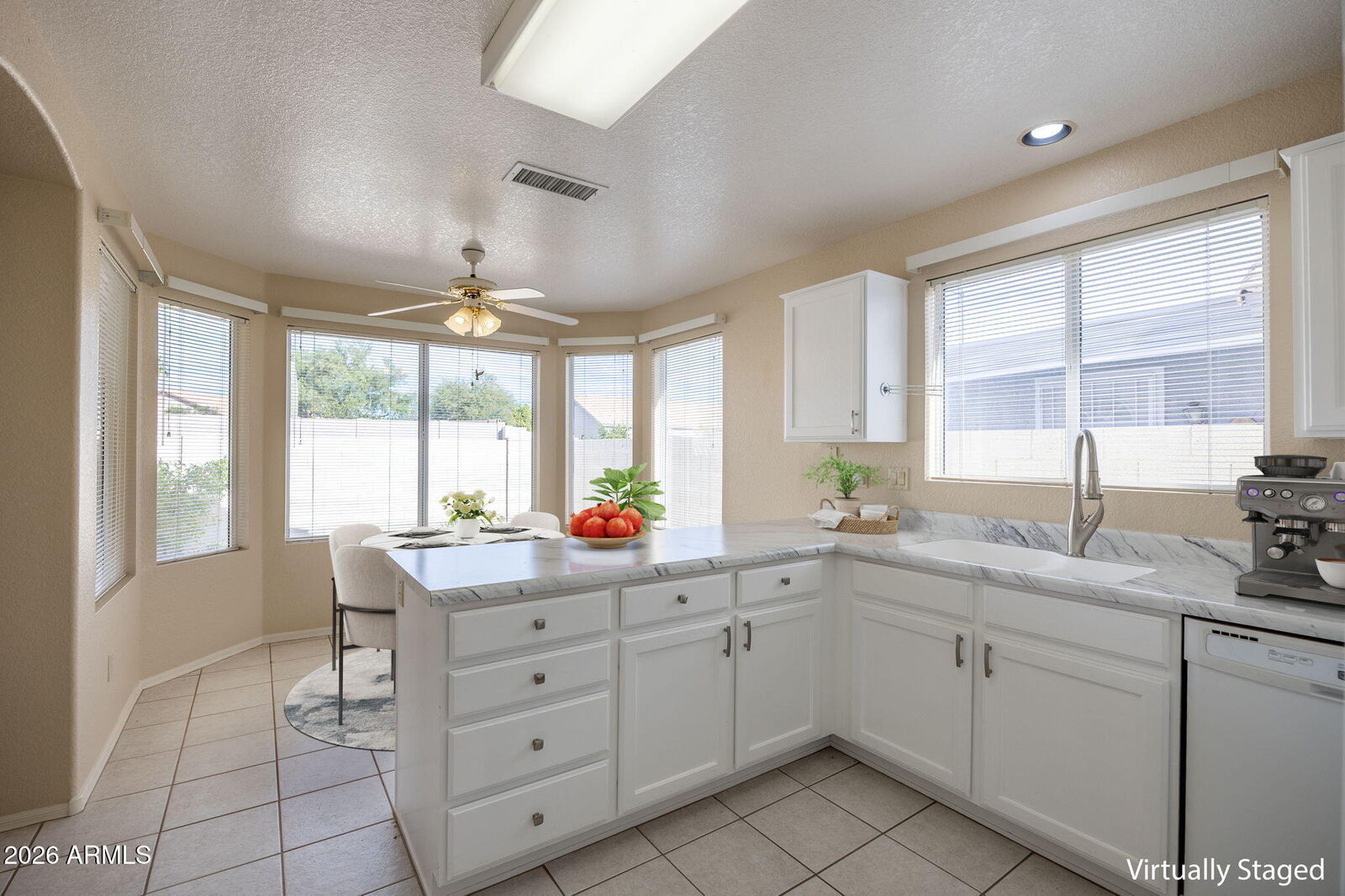 Property Photo: 10622 W Mohawk Lane AZ 85382