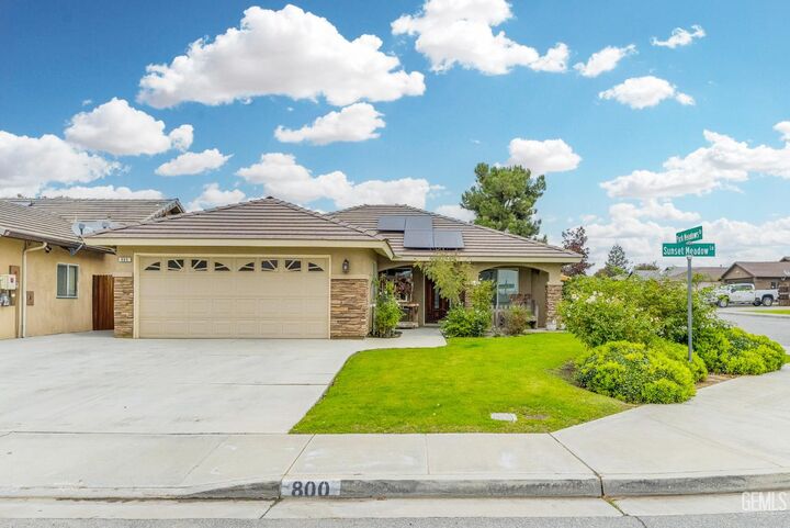 800 Sunset Meadow Lane  Bakersfield CA 93308 photo