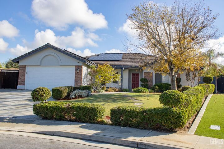 5004 Sioux Place  Bakersfield CA 93312 photo