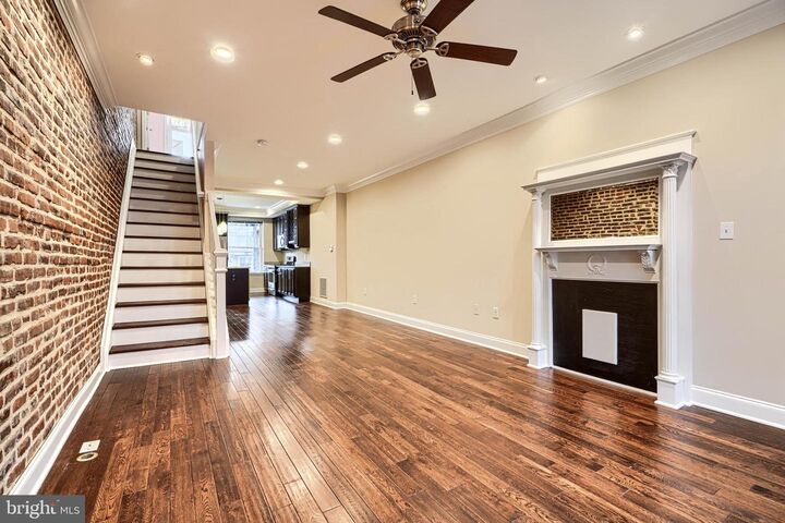 Property Photo:  20 S Ellwood Avenue  MD 21224 