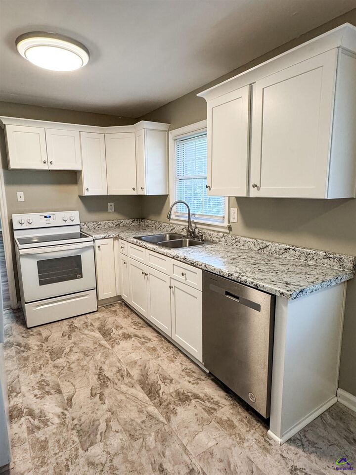 Property Photo: 504 Sunset Dr GA 31008