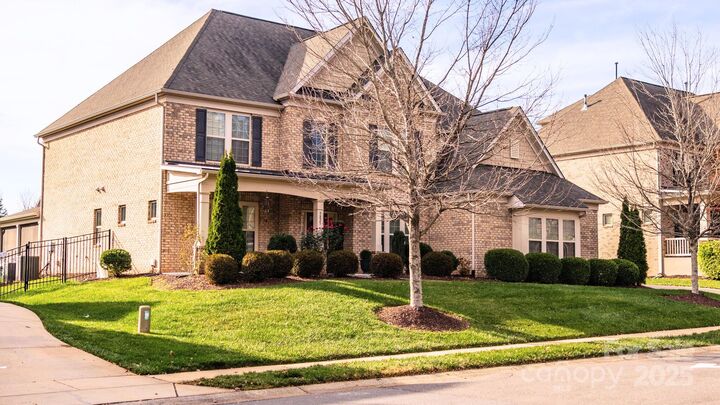 Property Photo: 9825 Ardrey Woods Drive NC 28277