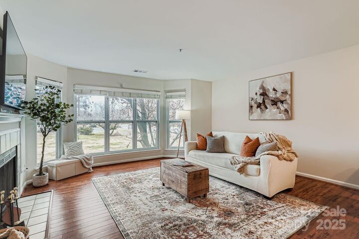 Property Photo:  529 N Graham Street 2G  NC 28202 