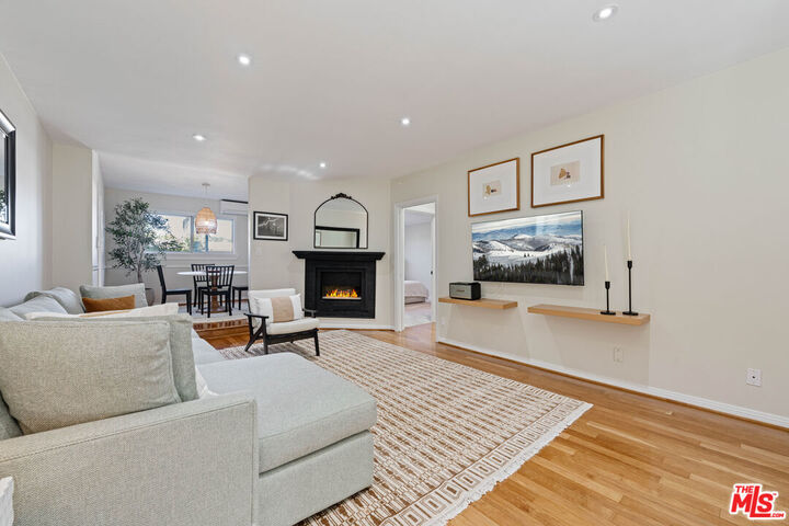 Property Photo:  832 Euclid St  CA 90403 