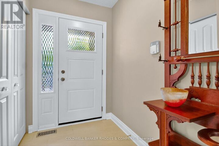 Photo de la propriété: 8 Confederation Private ON K1V 9W6