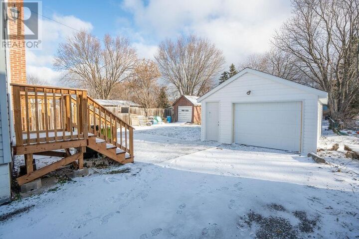 Photo de la propriété:  588 Sherbourne St  ON P6C 3X7 