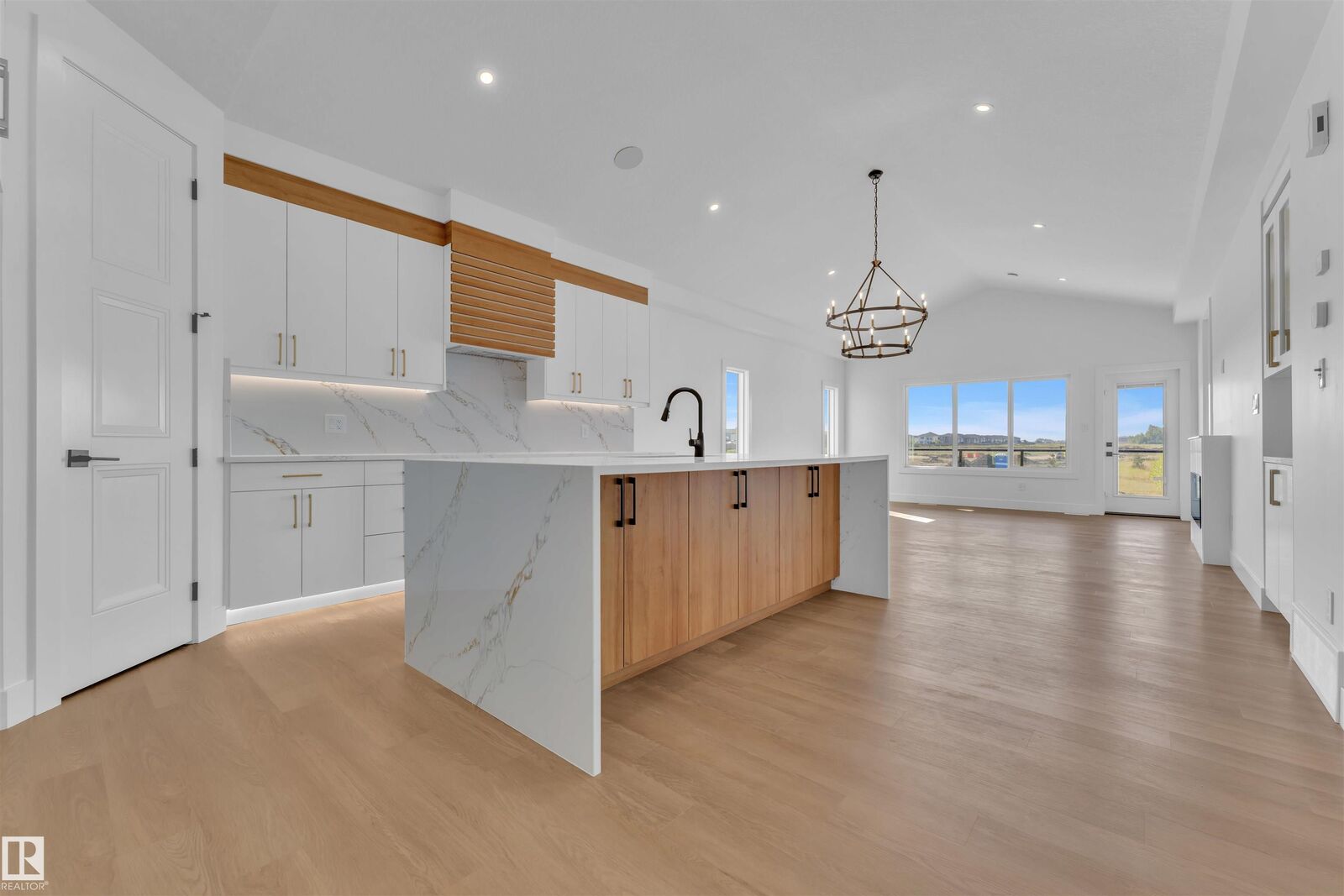 Property Photo:  164 Caledon Crescent  AB T7X 4E3 