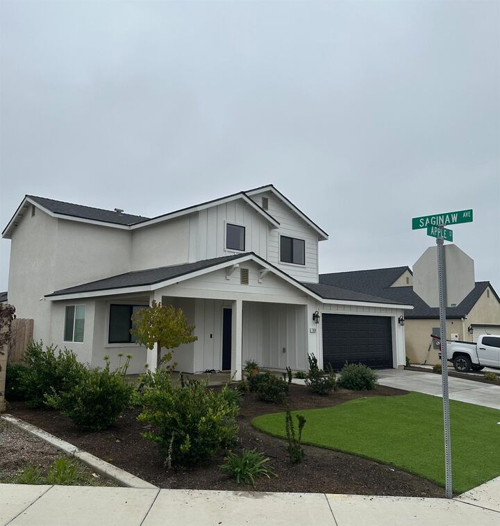 Property Photo: 788 Apple Street CA 93618