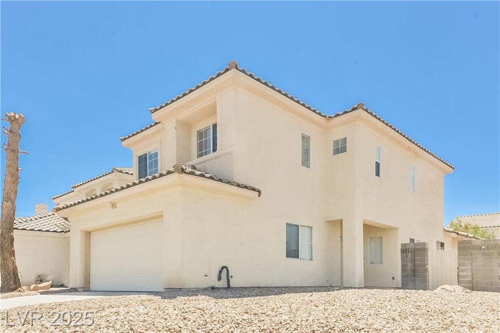 Property Photo: 2375 Grannis Lane NV 89104