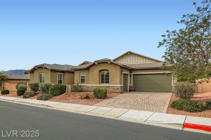 Property Photo: 6823 Willowcroft Street NV 89149