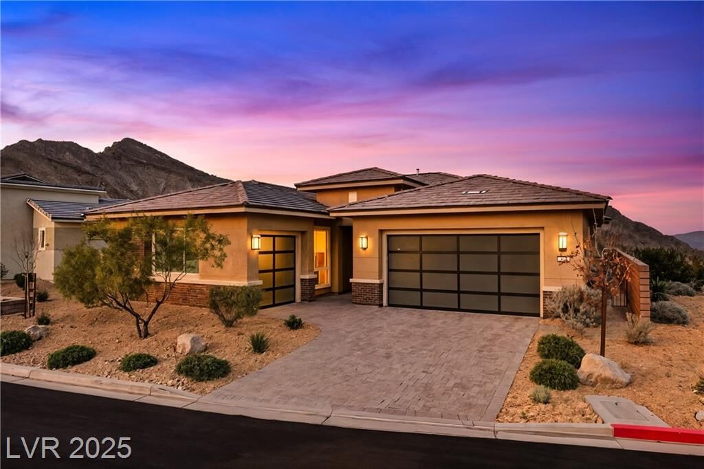 Property Photo: 2900 Raywood Ash Drive NV 89138