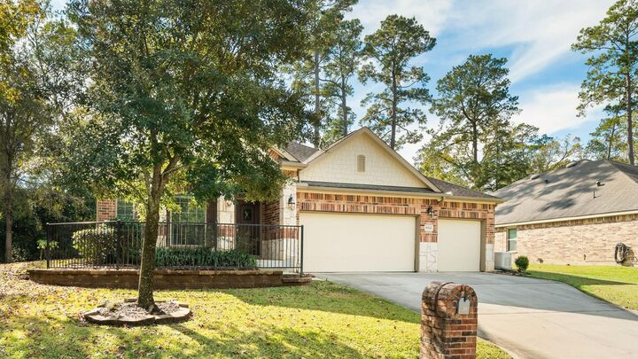 Property Photo:  9024 S Comanche Circle  TX 77378 