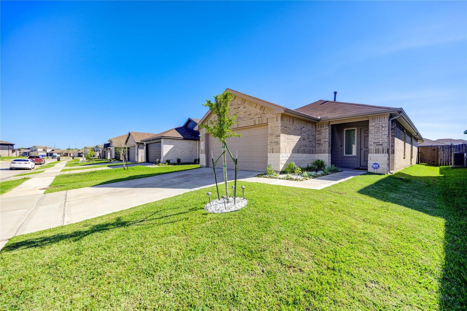 Property Photo: 5406 Castlebury Meadows Drive TX 77373