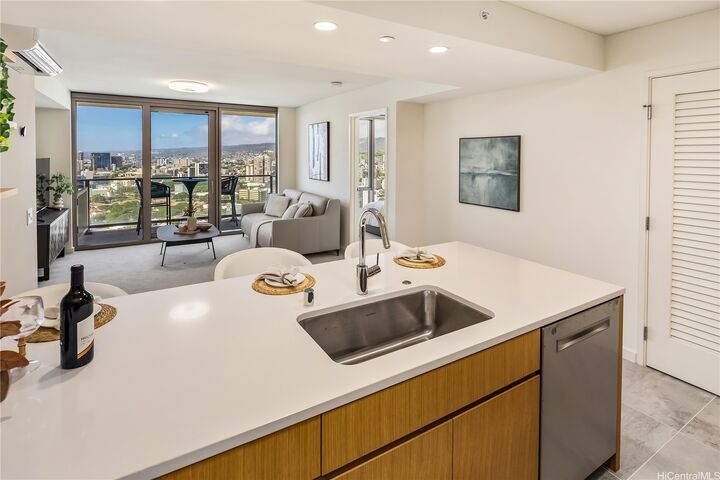 Property Photo:  1388 Kapiolani Boulevard 3906  HI 96814 