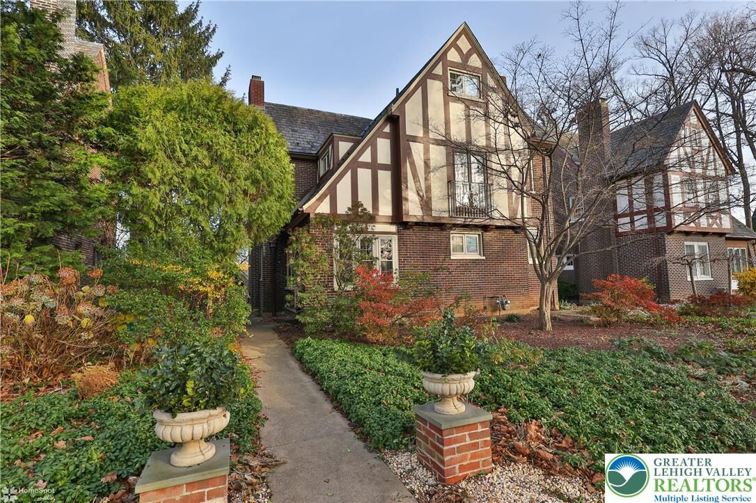 Property Photo:  1808 Sycamore Street  PA 18017 