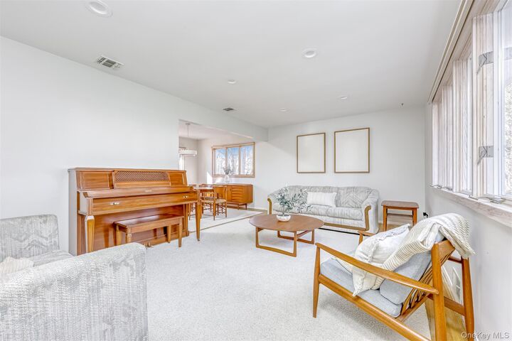 Property Photo:  11 Fleetwood Avenue  NY 10977 