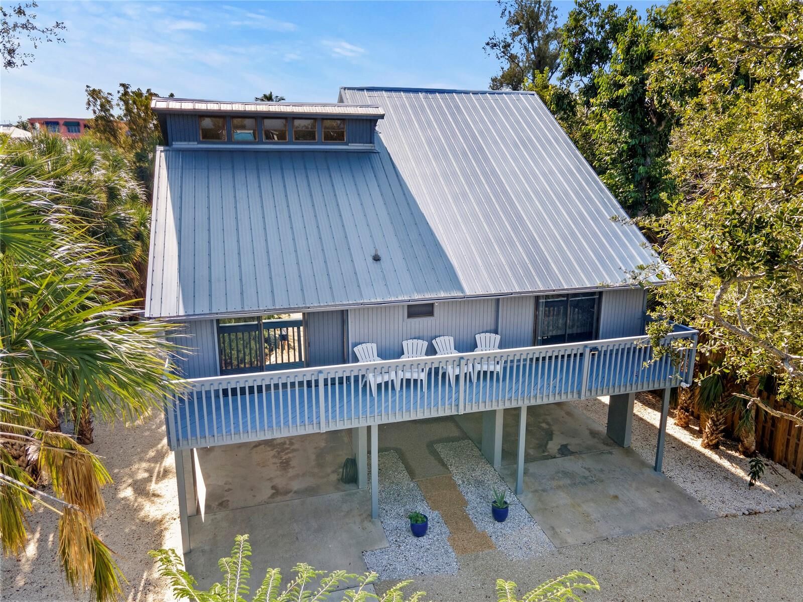 Property Photo: 356 Island Circle FL 34242