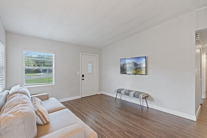 Property Photo: 471 E 3rd Street FL 32766