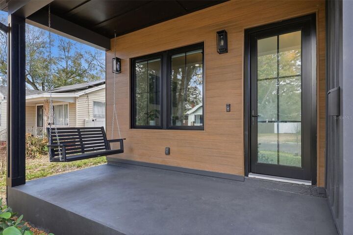 Property Photo:  708 W Kentucky Avenue  FL 33603 