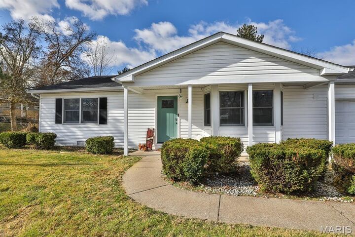 Property Photo:  1819 Oak Tree Street  MO 63376 