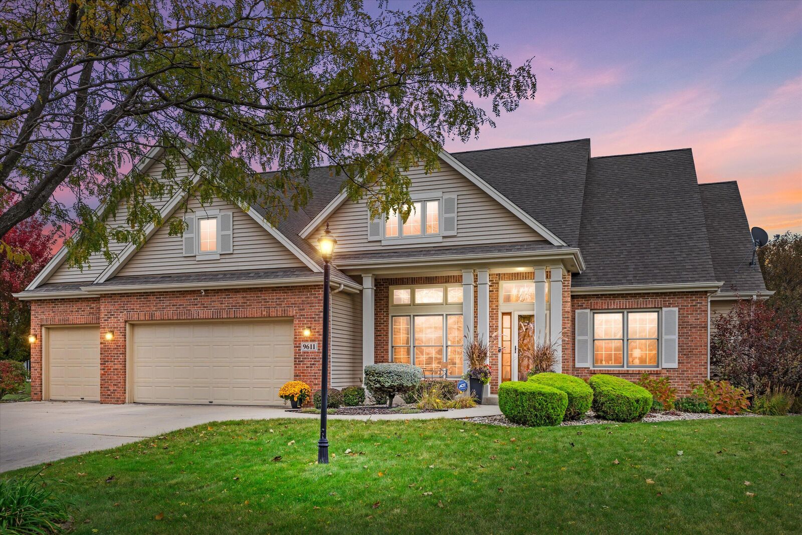 Property Photo: 9611 82nd Pl WI 53158