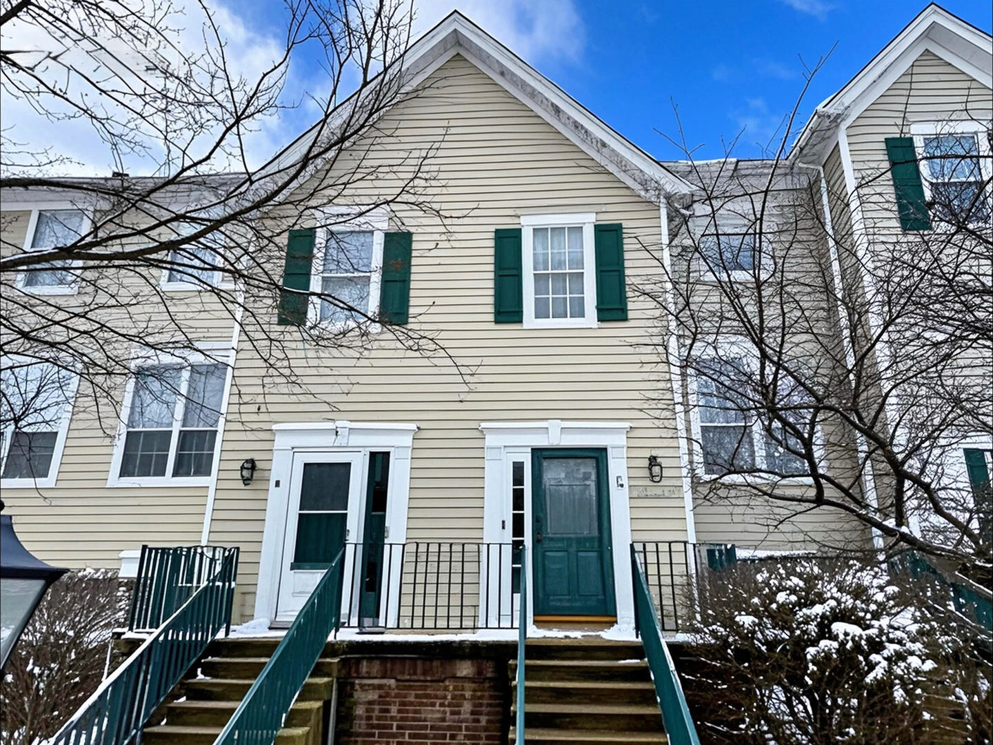 Property Photo: 1116 Village Center Parkway IL 60506