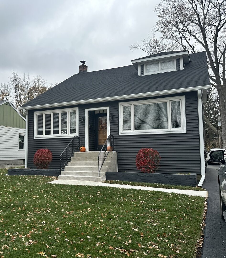 Property Photo:  132 S Euclid Avenue  IL 60181 