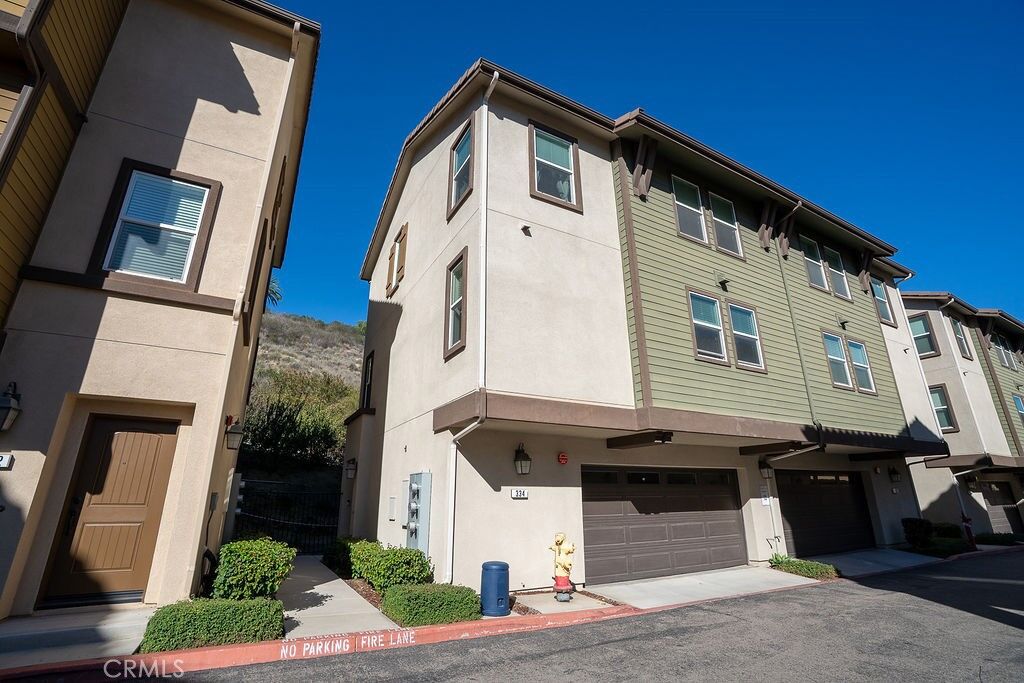 Property Photo:  334 Mission Terrace Ave  CA 92069 