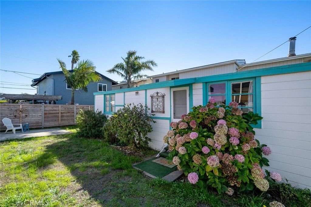 Property Photo:  408 Sicily Street  CA 93442 